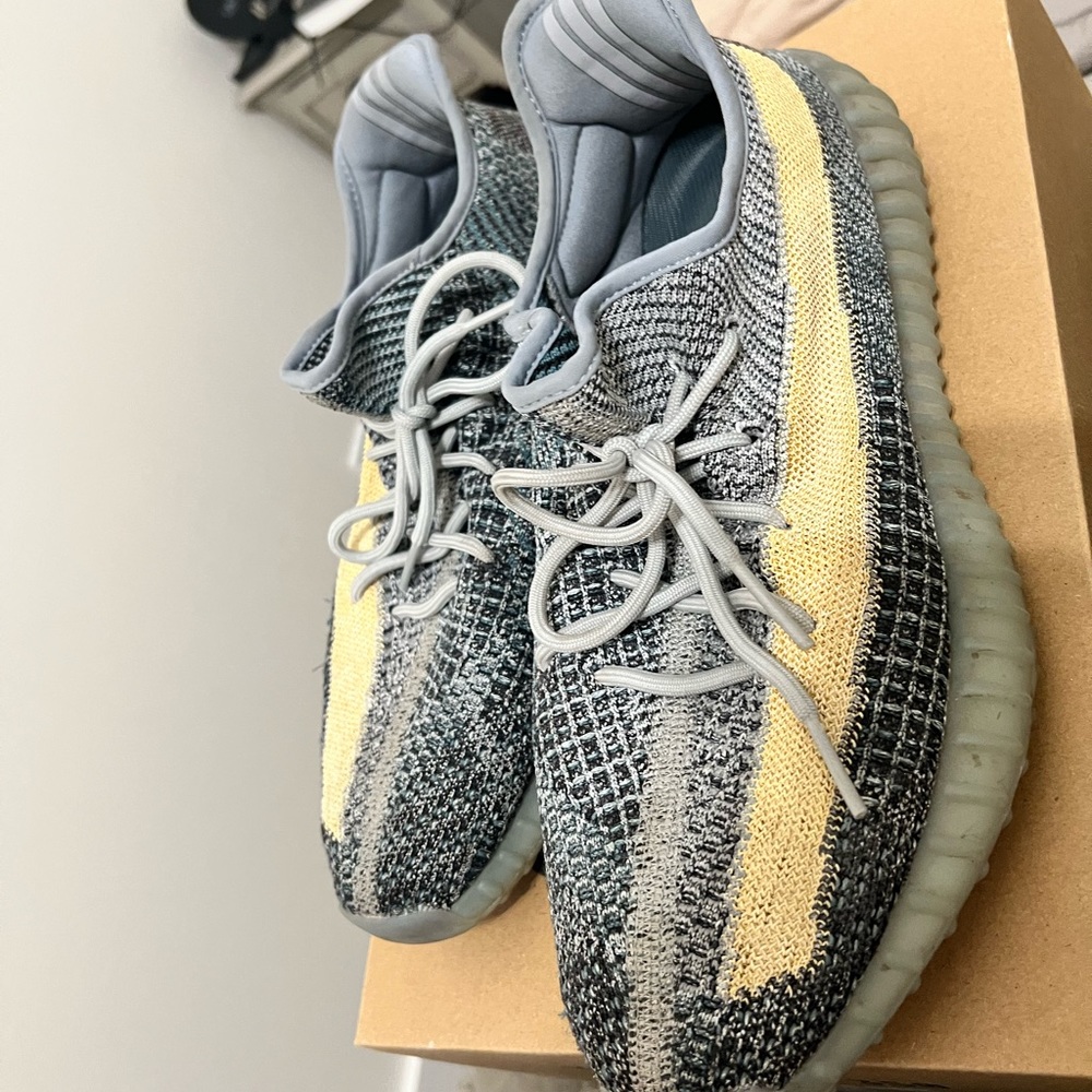 Yeezy 350 Ash Blue